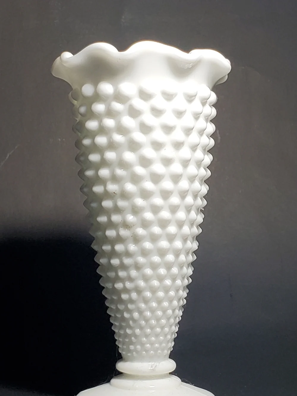 Anchor Hocking Vintage White Hobnail Milk Glass Vase Decorative Home Accent EUC